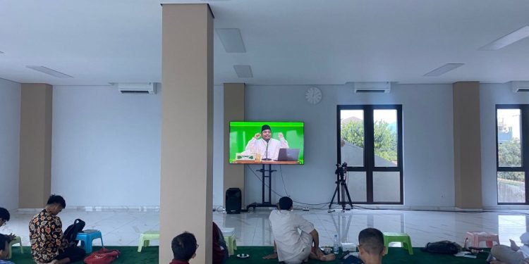 Para Guru Pondok Pesantren binaan LDII Kota Bogor Tingkatkan Keterampilan Manajemen bersama Pondok Pesantren Walibarokah Kediri