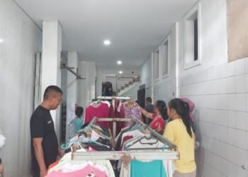 Bazar Baju Barokah dan Pembagian Zakat di Masjid Ar Raudhoh: Wujud Solidaritas Menjelang Idul Fitri