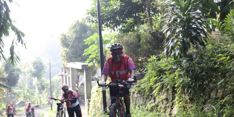 Penaklukan Tanjakan Demit: Gowes Silaturahim MGS Guncang Lereng Salak
