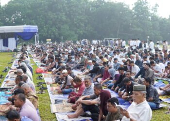 Bukti Nyata Kerukunan: Jemaah Datangi Salat Idul Adha 1446 H